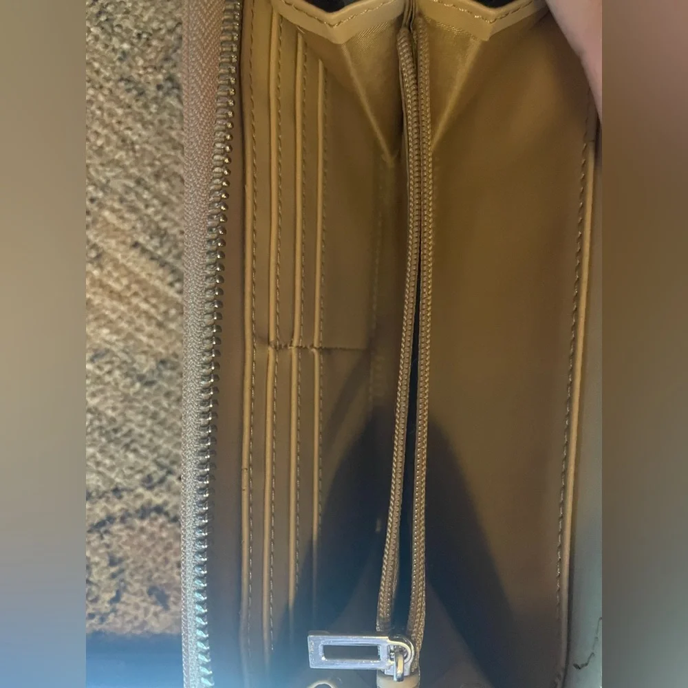 GUESS wallet - Picture 3 of 4